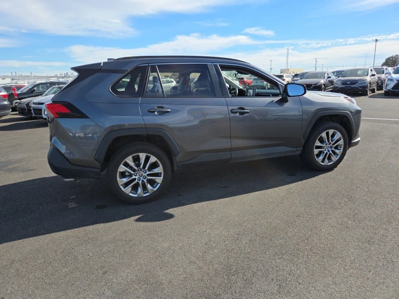 Toyota Rav4 XLE Premium, снимка 4 - Автомобили и джипове - 53406681