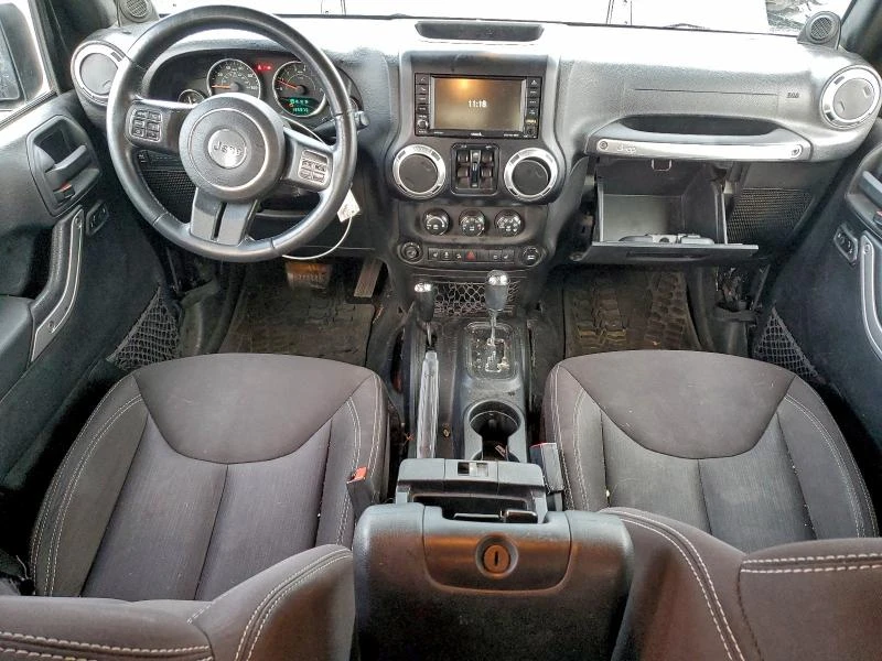 Jeep Wrangler 3.6L 6 4x4 w/Rear Wheel Drv, снимка 11 - Автомобили и джипове - 53083293