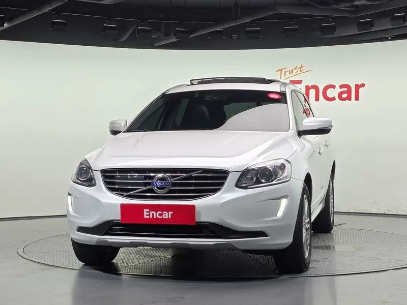 Volvo XC60, снимка 3 - Автомобили и джипове - 56162069