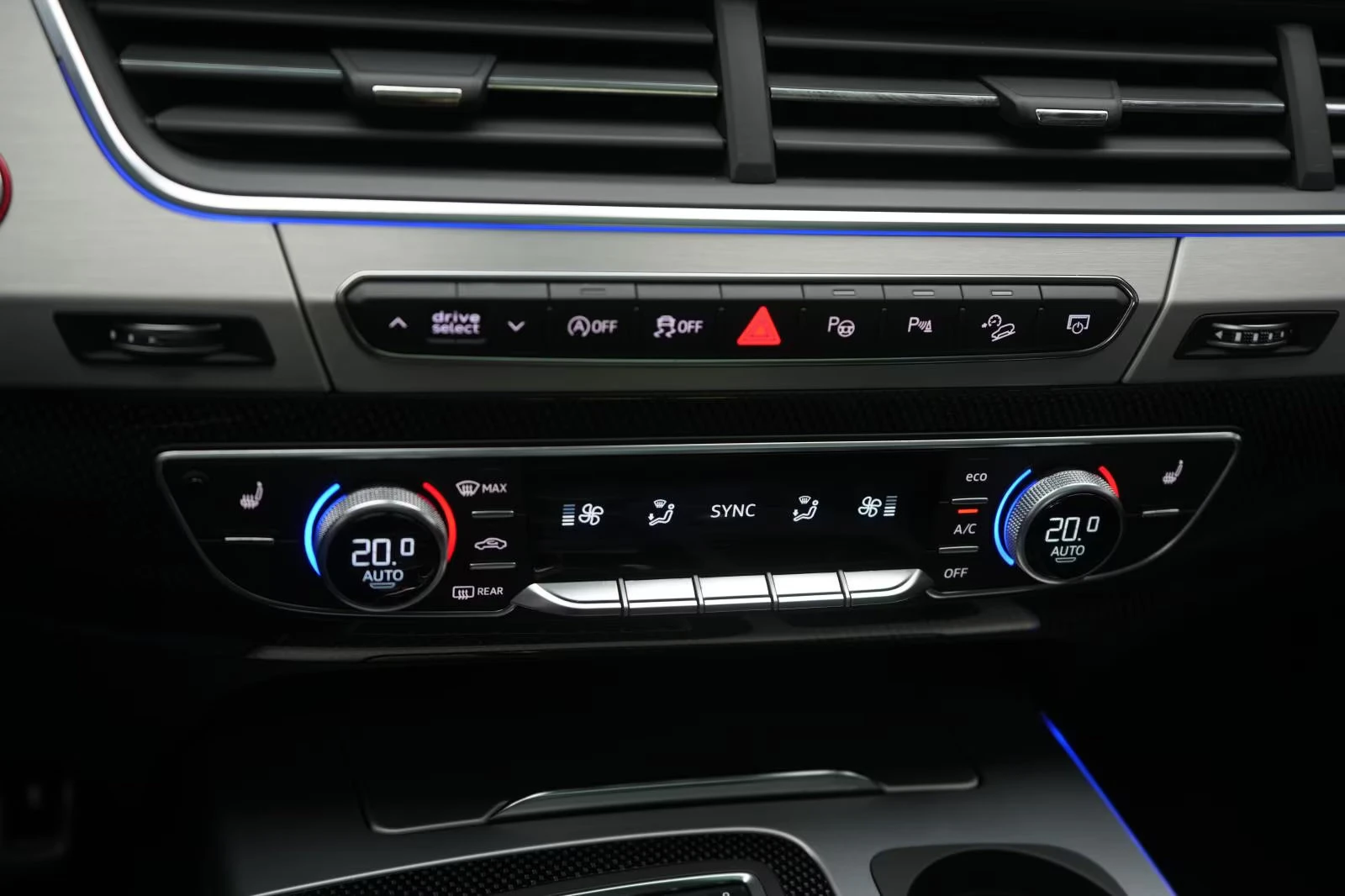 Audi SQ7 4.0TDI/435HP/QUATTRO/PANO/MEMO/HUD/LED/AHK/277G - изображение 7