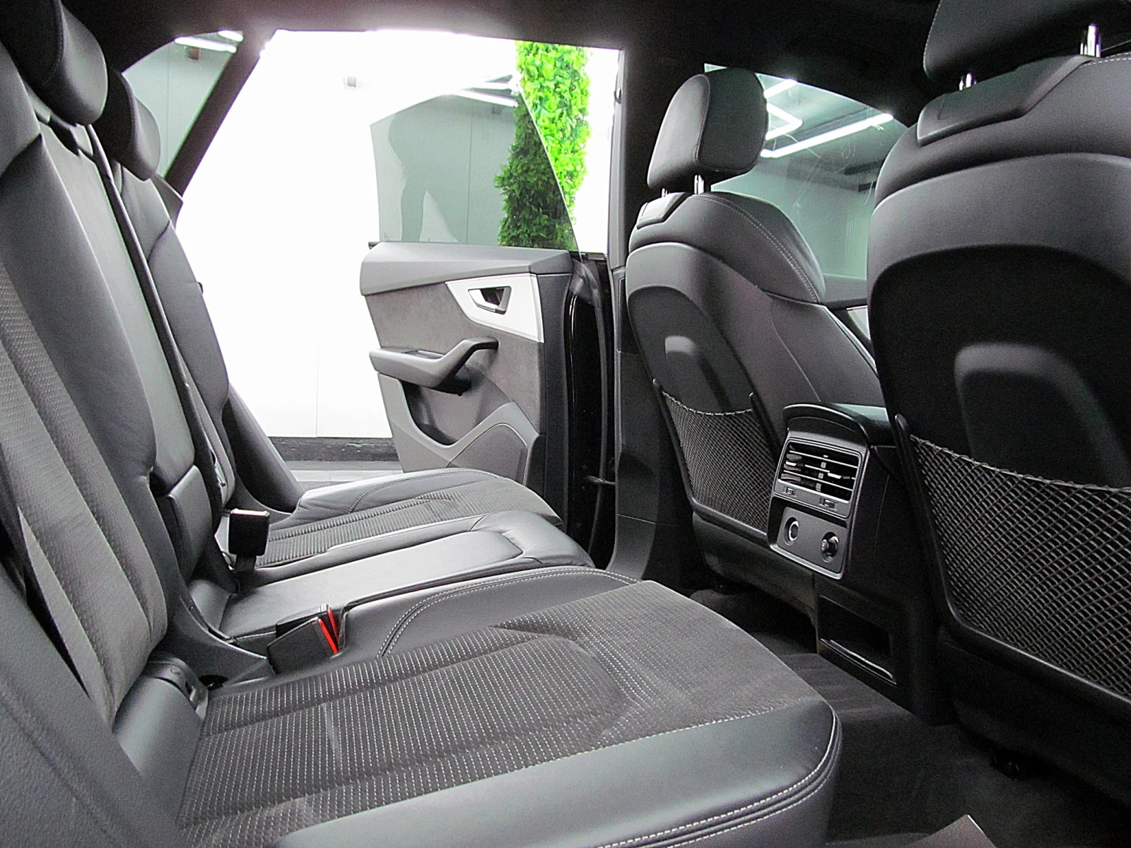 Audi Q8 S-line+ + + /SQ8 /3D-kamera/KeylessGo/  | Mobile.bg   9