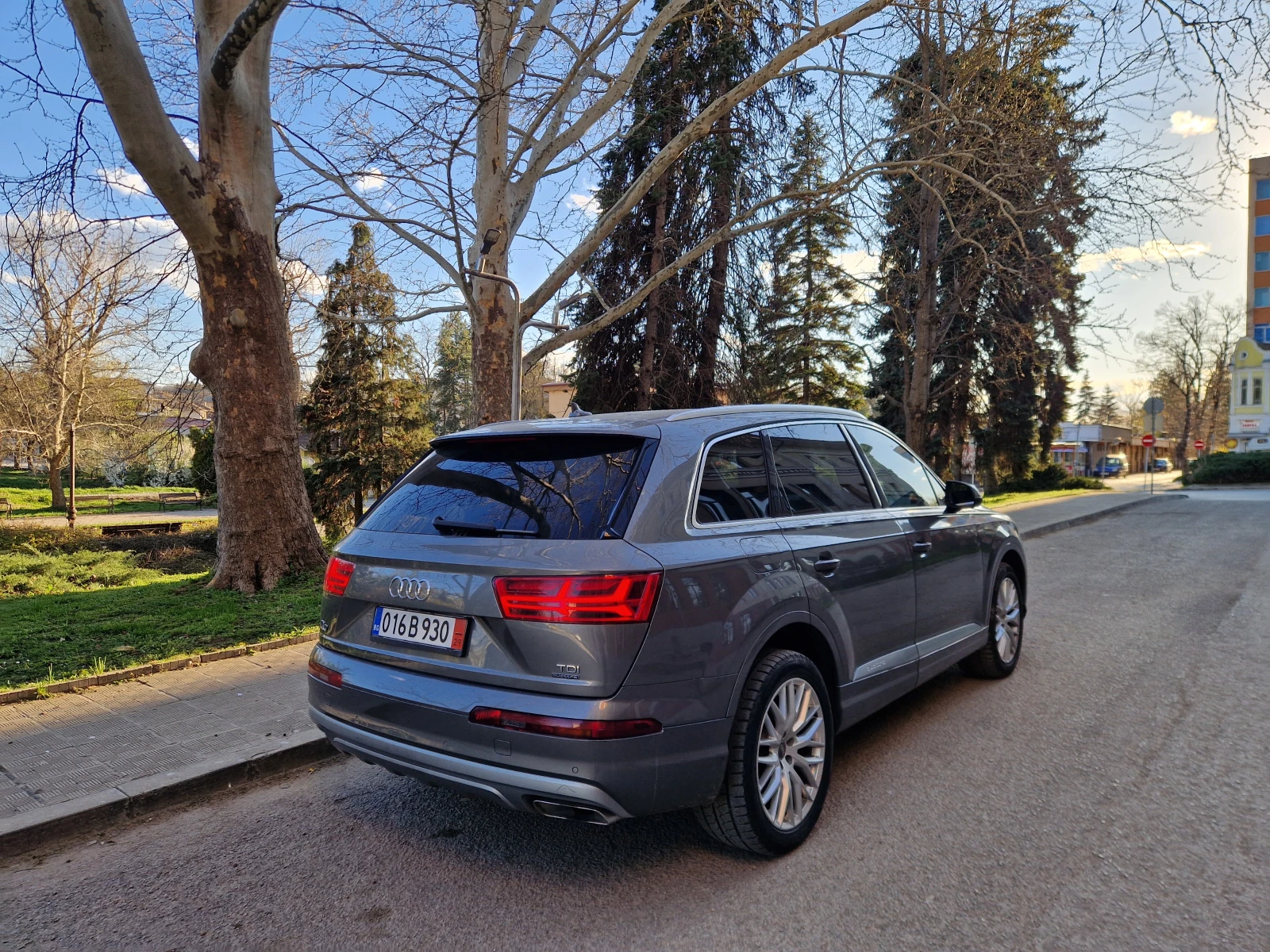 Audi Q7 Бартер/Камера/Подгрев, снимка 5 - Автомобили и джипове - 53385114