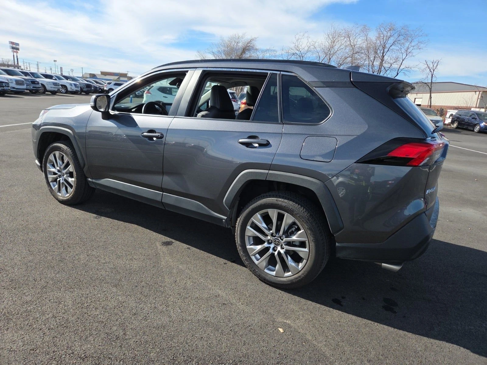 Toyota Rav4 XLE Premium - изображение 3