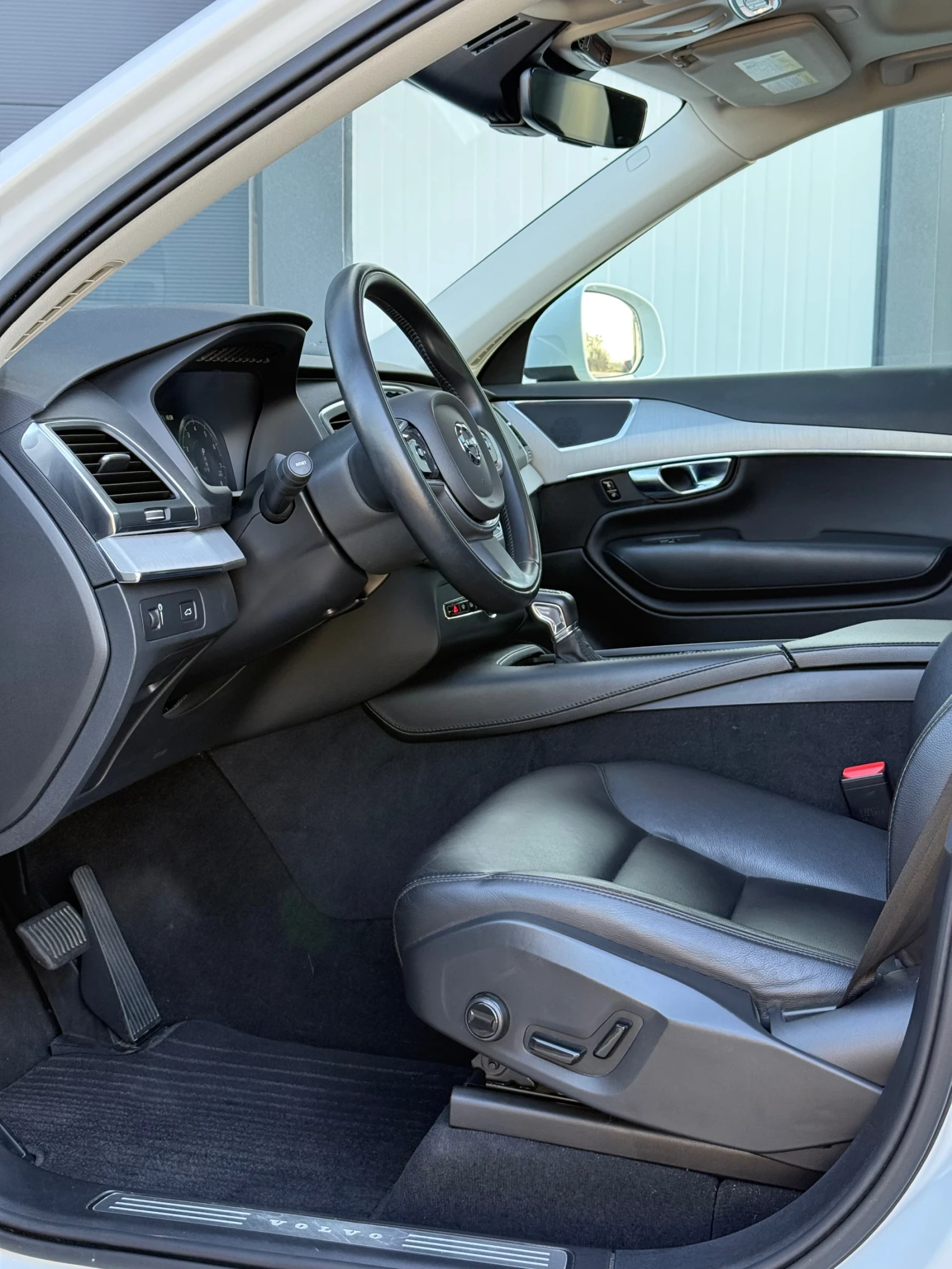 Volvo Xc90 T5* MOMENTUM* AWD* 7S* , снимка 7 - Автомобили и джипове - 53840848