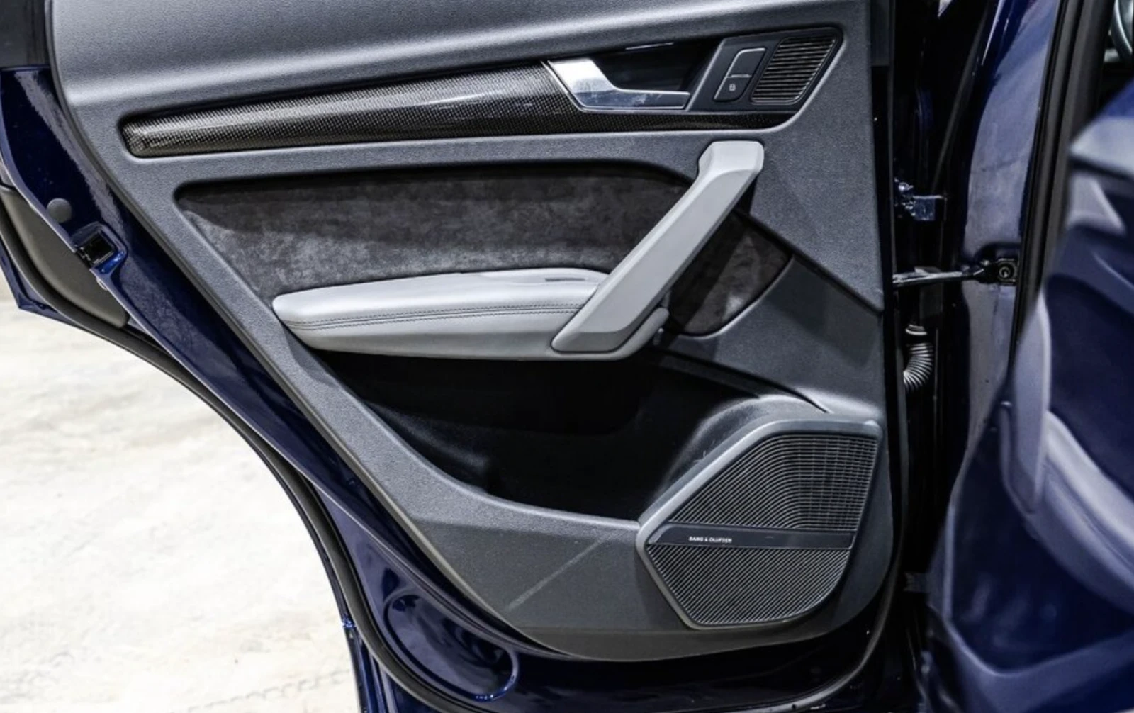 Audi SQ5 Technik / Bang & Olufsen / Ambient / PANO, снимка 14 - Автомобили и джипове - 54032153