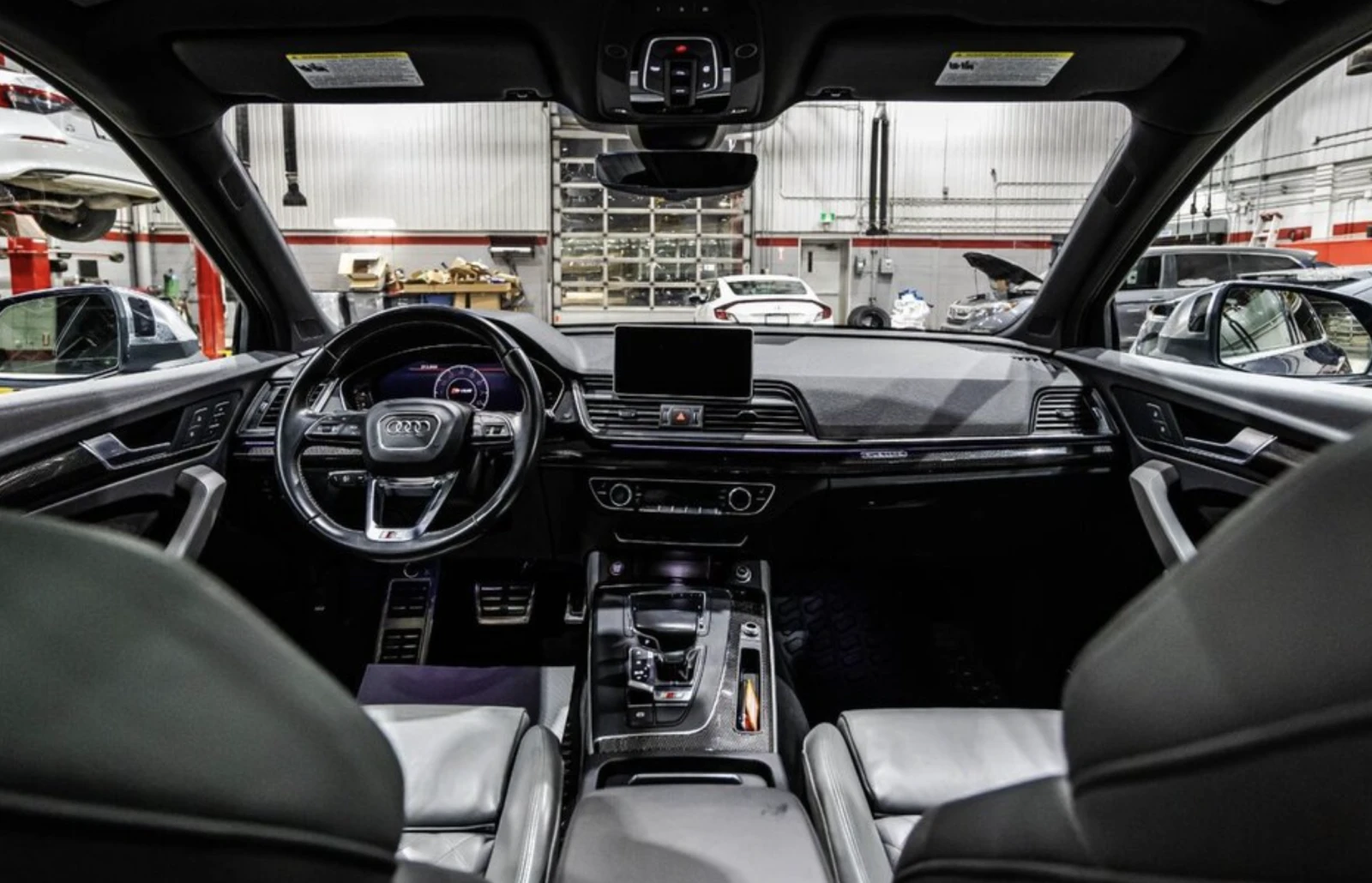 Audi SQ5 Technik / Bang & Olufsen / Ambient / PANO, снимка 8 - Автомобили и джипове - 54032153