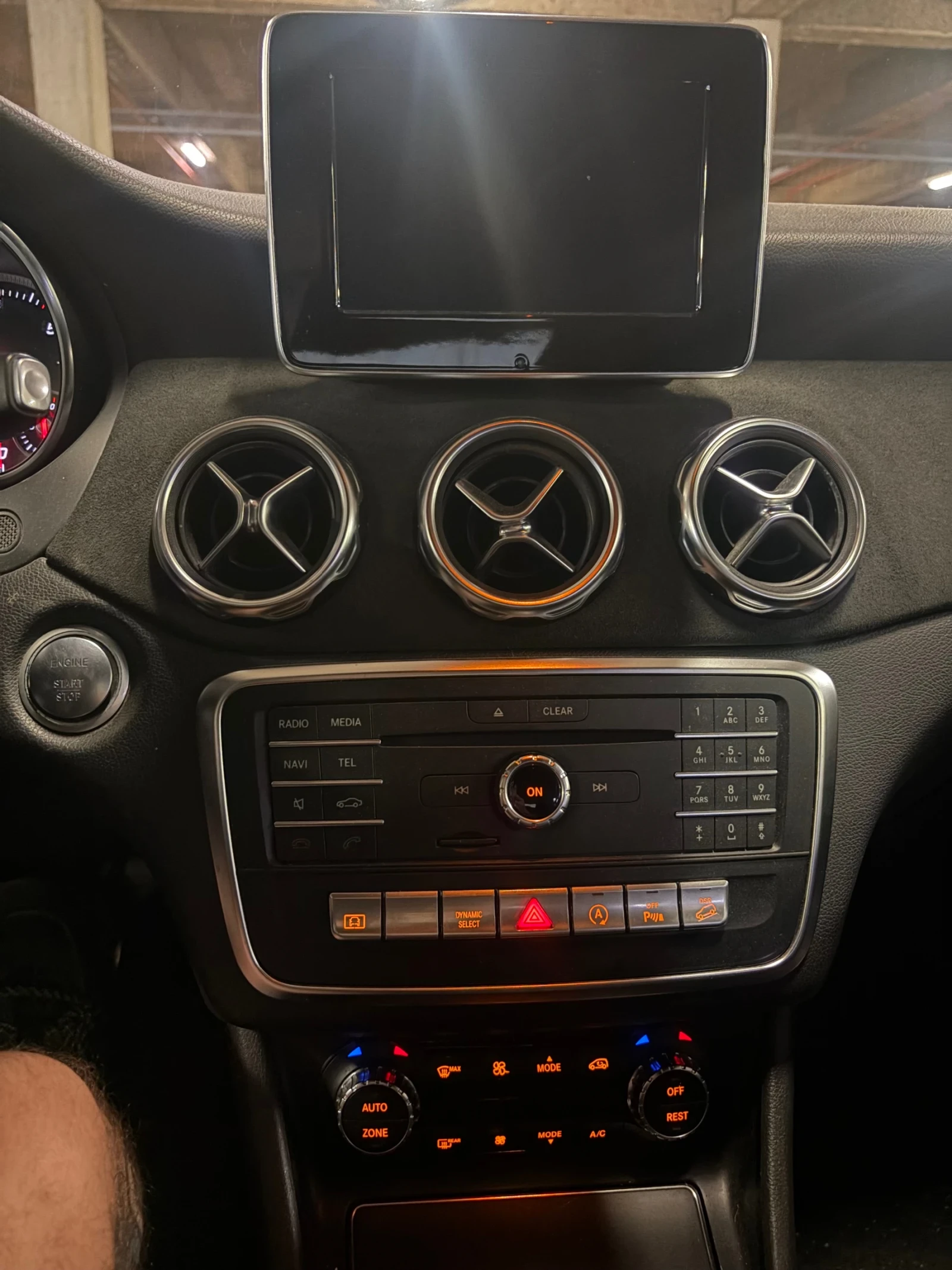 Mercedes-Benz GLA 200, снимка 12 - Автомобили и джипове - 54496830