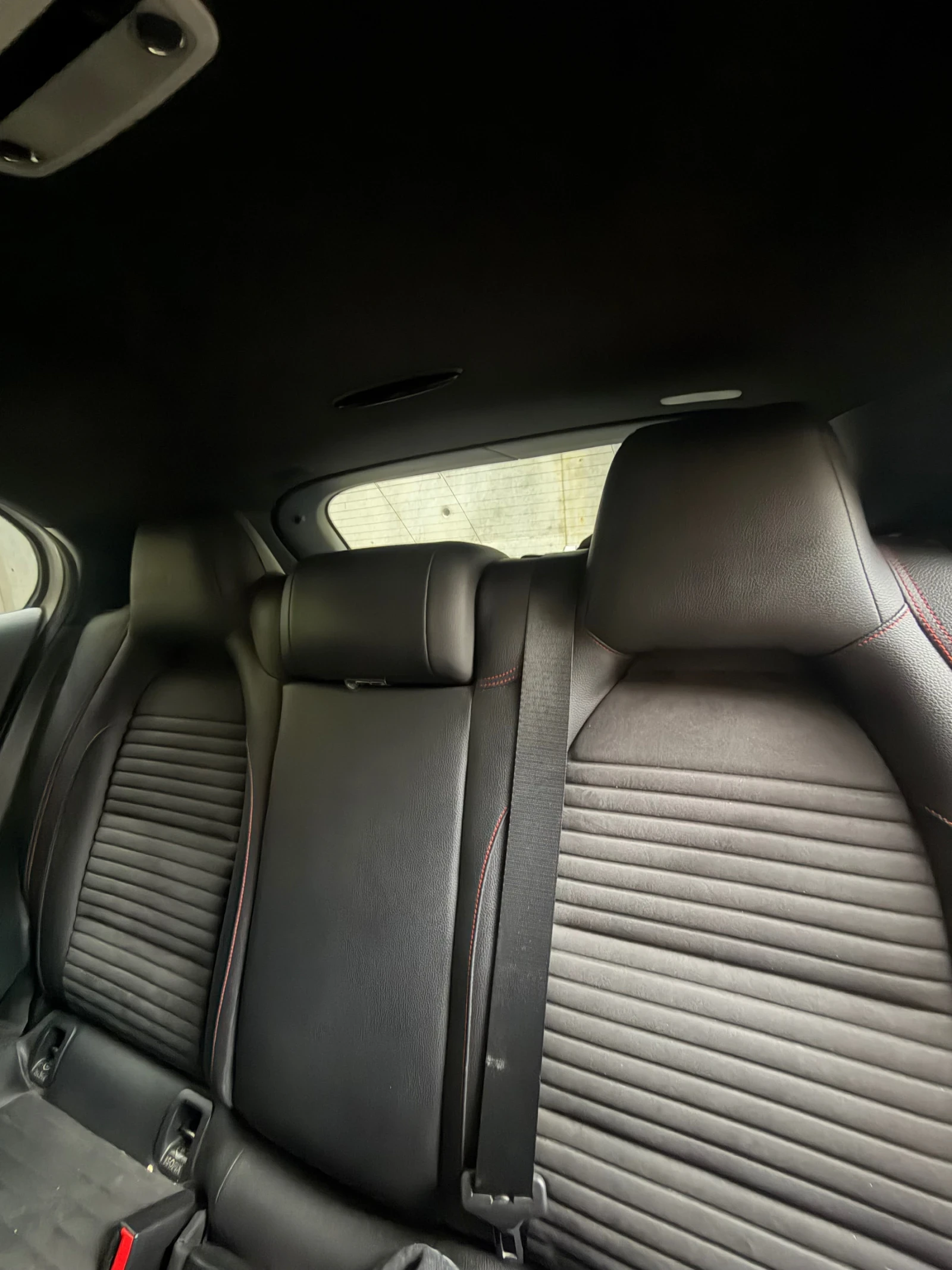 Mercedes-Benz GLA 200, снимка 11 - Автомобили и джипове - 54496830
