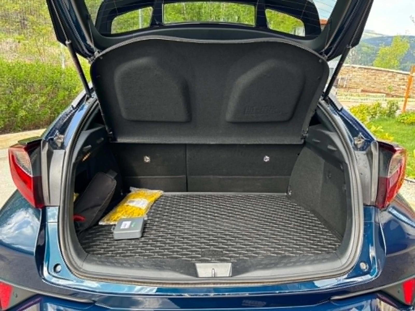 Toyota C-HR bitone, снимка 9 - Автомобили и джипове - 54507676