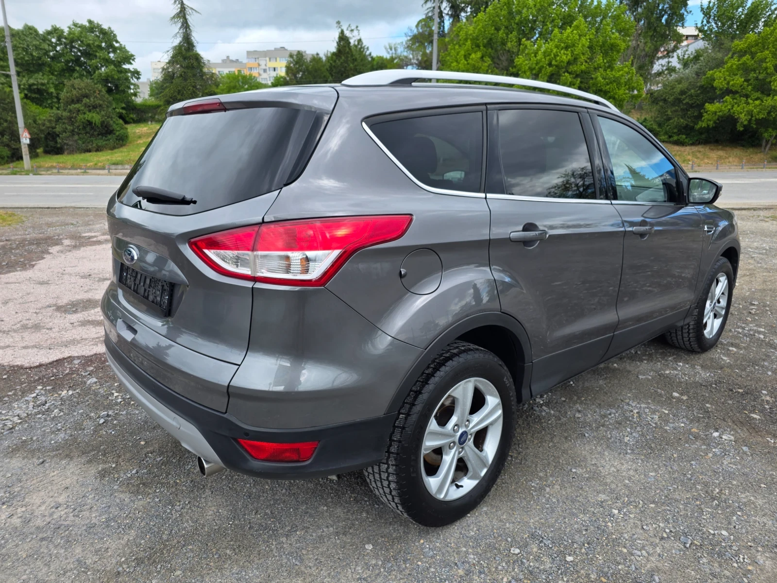 Ford Kuga 2.0 D Titanium, снимка 5 - Автомобили и джипове - 54541286