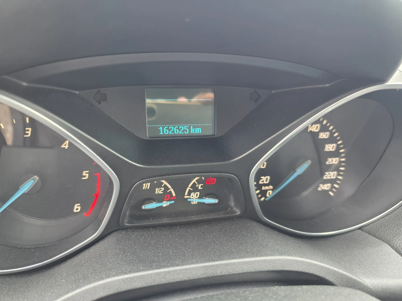 Ford Kuga 2.0 D Titanium, снимка 12 - Автомобили и джипове - 54541286