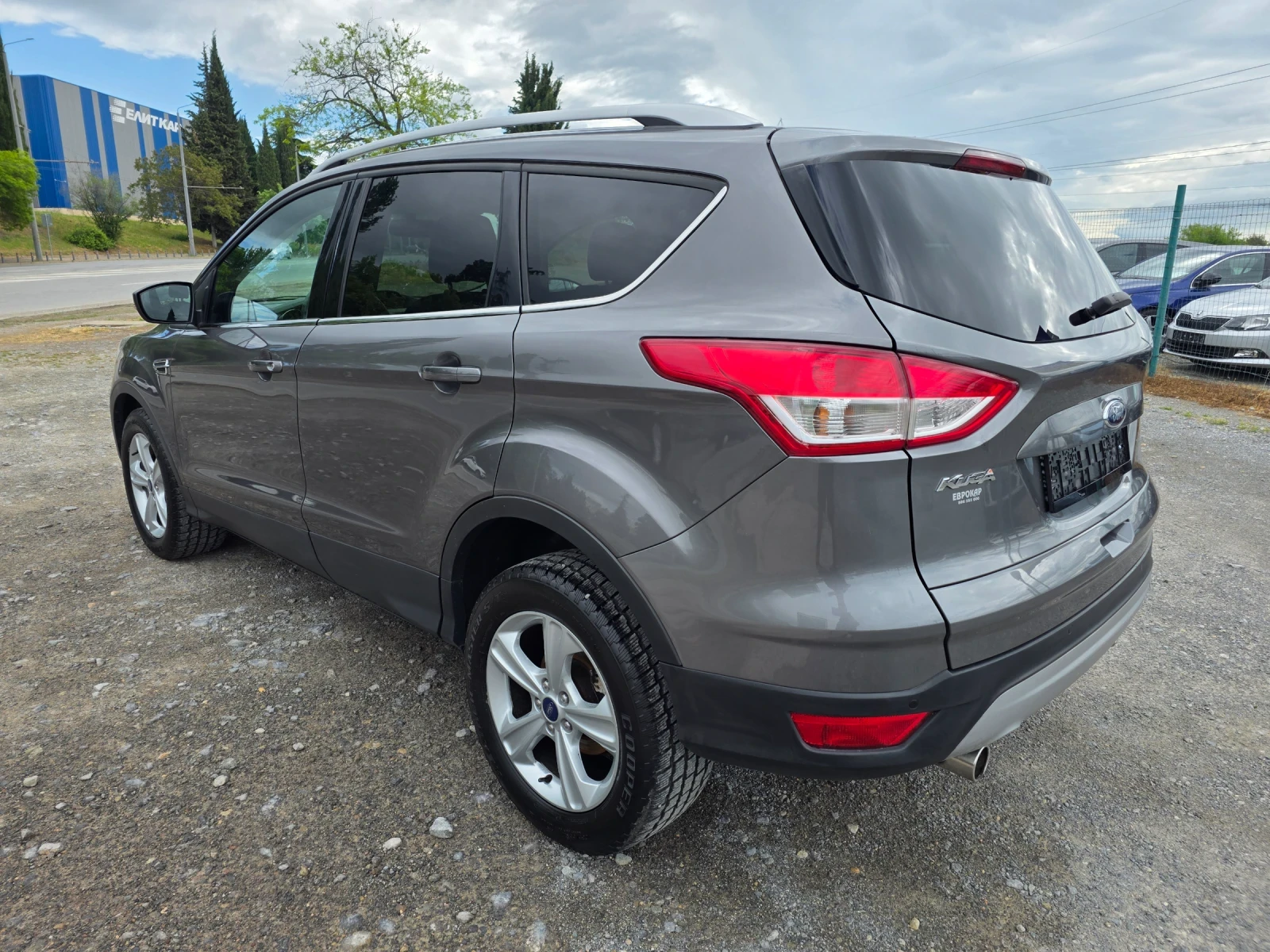 Ford Kuga 2.0 D Titanium, снимка 7 - Автомобили и джипове - 54541286