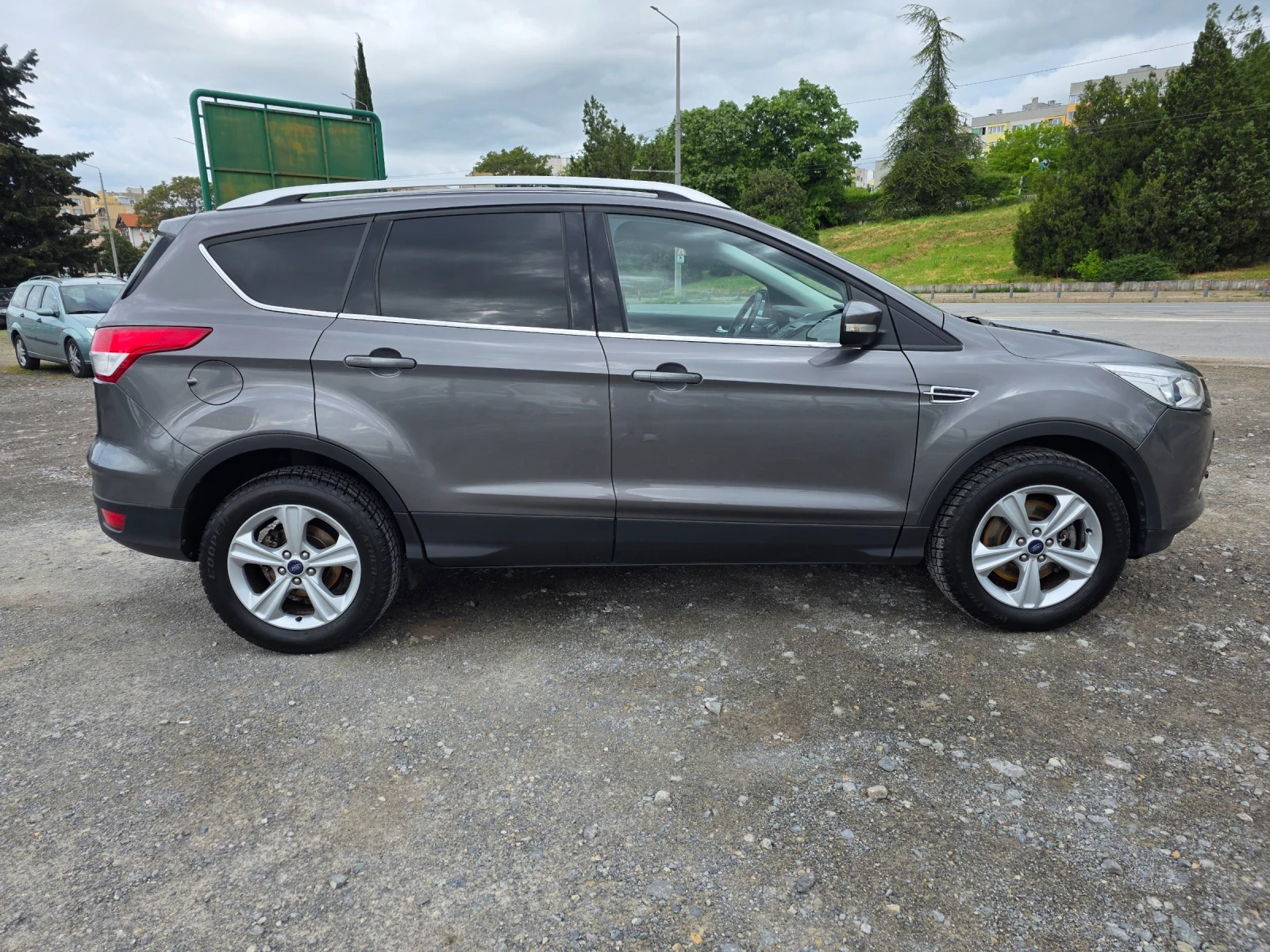 Ford Kuga 2.0 D Titanium, снимка 4 - Автомобили и джипове - 54541286