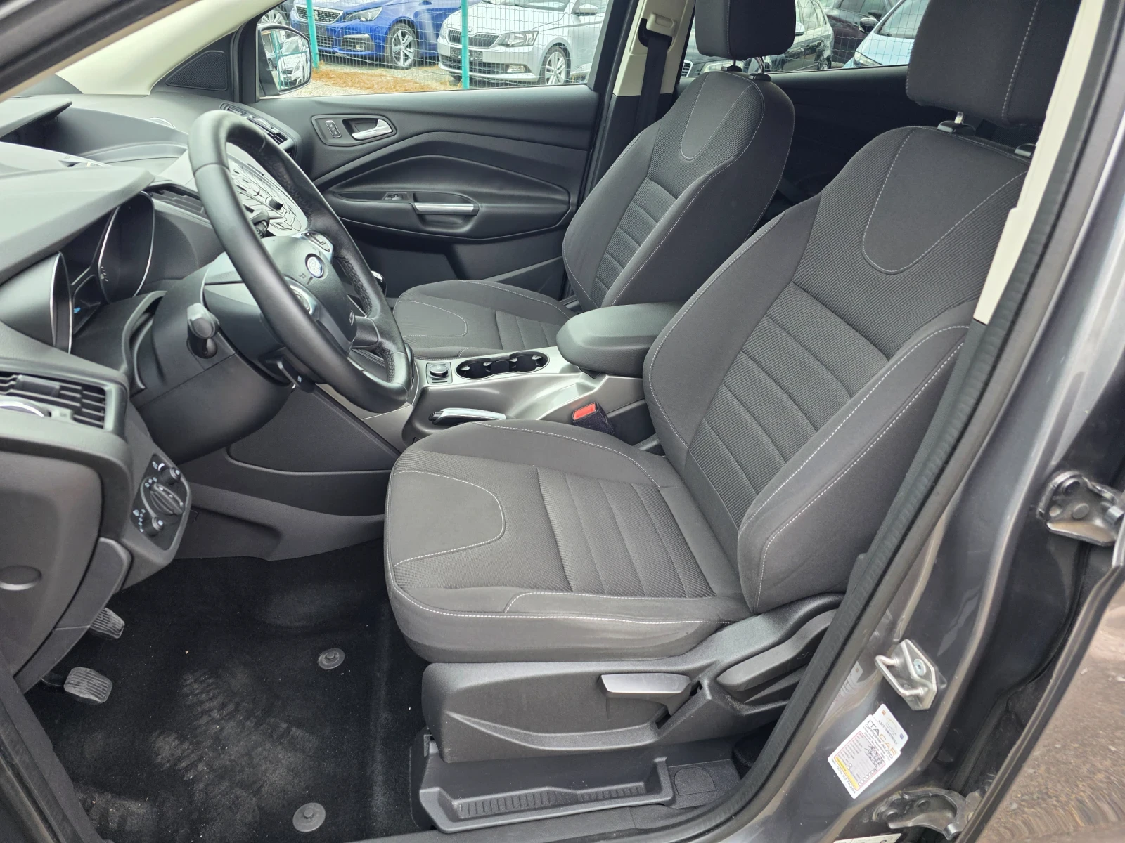 Ford Kuga 2.0 D Titanium, снимка 8 - Автомобили и джипове - 54541286
