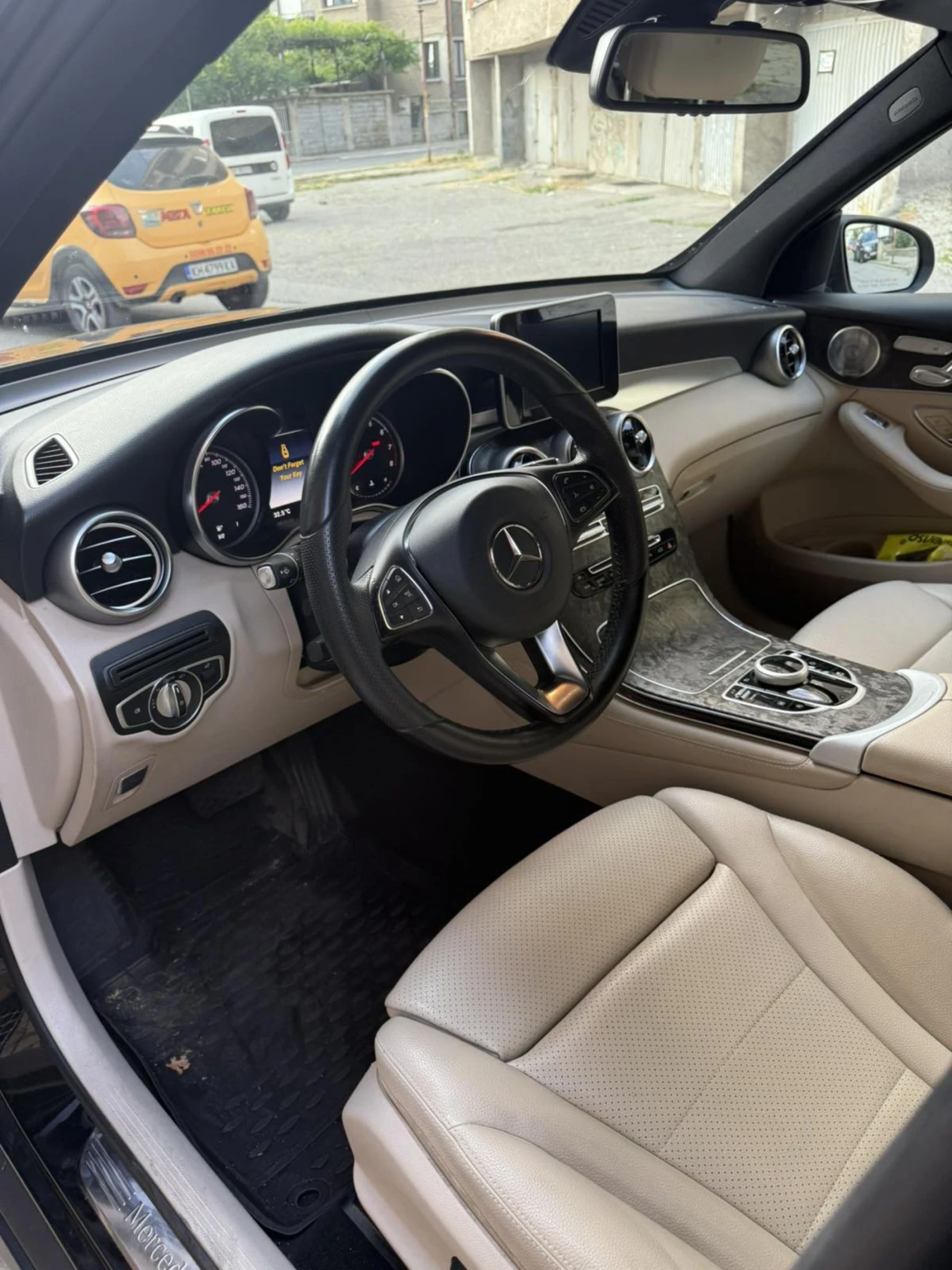 Mercedes-Benz GLC 300, снимка 2 - Автомобили и джипове - 54972222