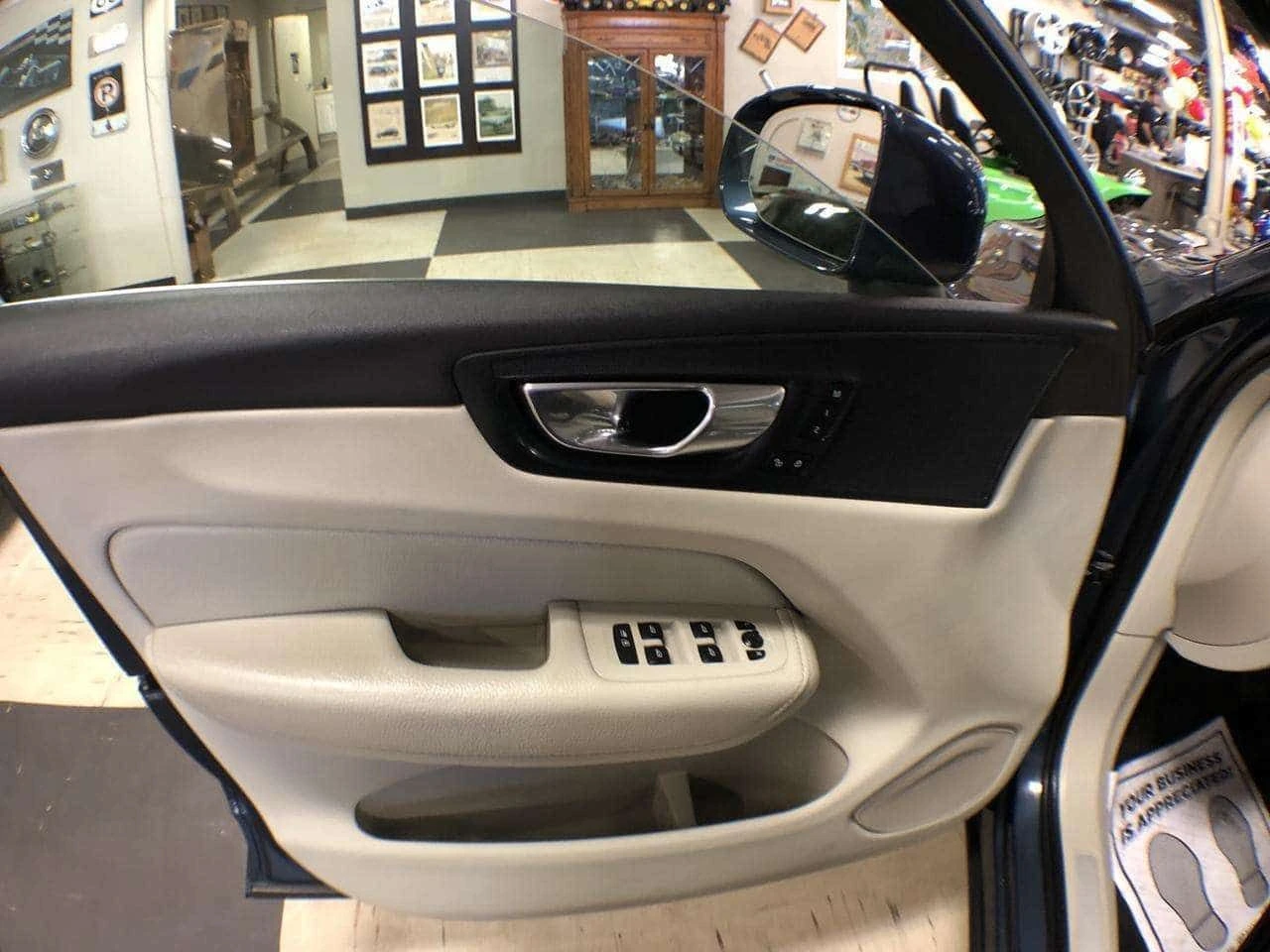 Volvo XC60 * MOMENTUM AWD LEATHER PAN/ROOF NAV B/SPOT CAMERA  | Mobile.bg � ����������� 15