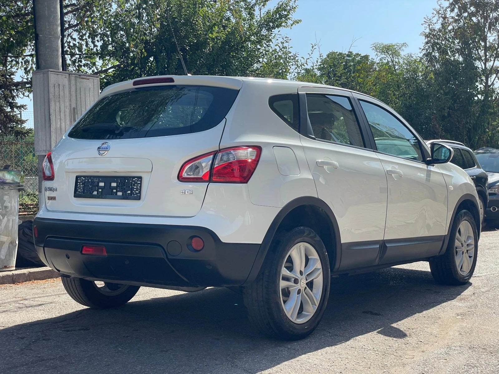 Nissan Qashqai 2.0dCi* 4X4* automat* Acenta, снимка 7 - Автомобили и джипове - 55886841