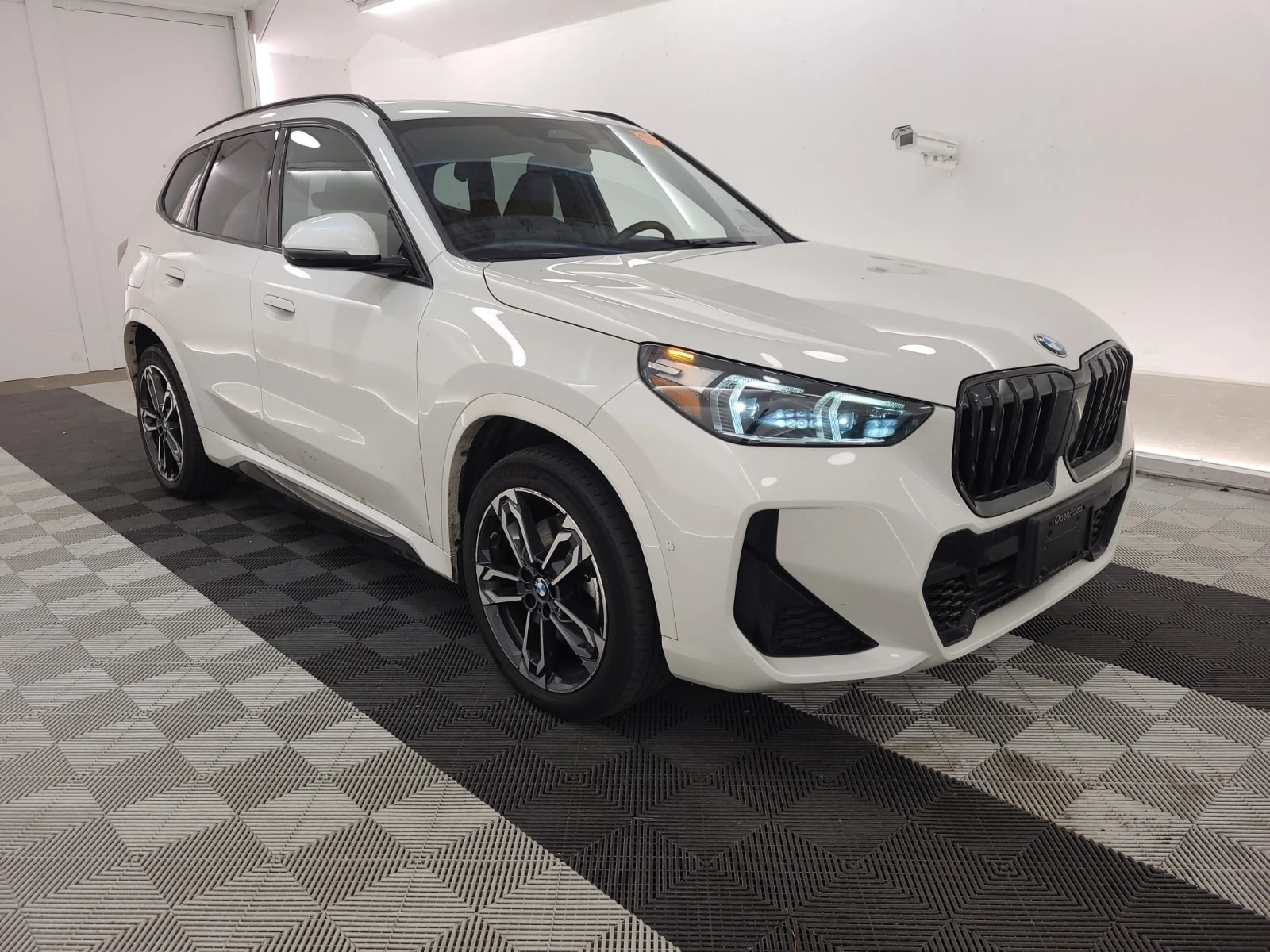 BMW X1  XDRIVE28I / АВТОКРЕДИТ / ЦЕНА ДО БЪЛГАРИЯ, снимка 2 - Автомобили и джипове - 55898340