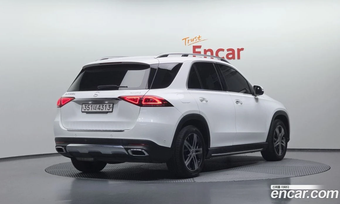 Mercedes-Benz GLE GLE300d 4MATIC, снимка 2 - Автомобили и джипове - 56122756