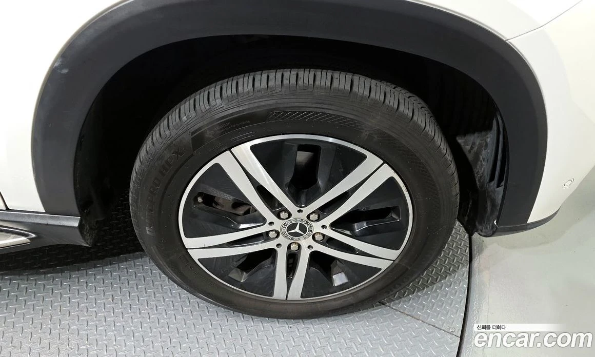 Mercedes-Benz GLE GLE300d 4MATIC, снимка 5 - Автомобили и джипове - 56122756