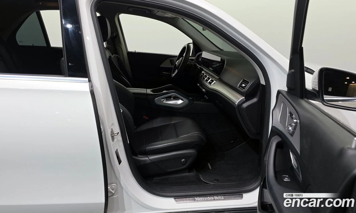 Mercedes-Benz GLE GLE300d 4MATIC, снимка 11 - Автомобили и джипове - 56122756