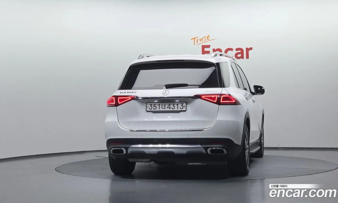 Mercedes-Benz GLE GLE300d 4MATIC, снимка 4 - Автомобили и джипове - 56122756