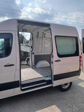 VW Crafter 2.0TDI* Климатик* 2xСтранични врати, снимка 4