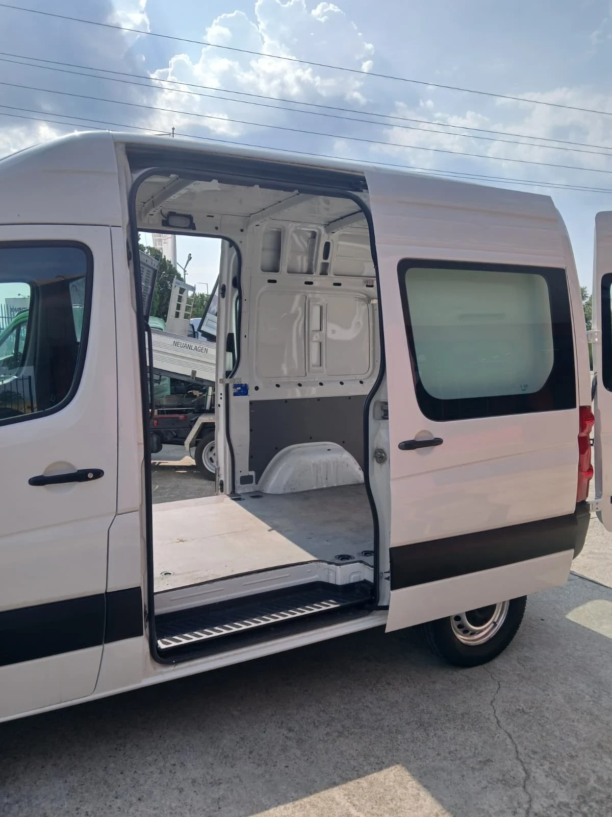VW Crafter 2.0TDI* Климатик* 2xСтранични врати, снимка 4 - Бусове и автобуси - 55791744