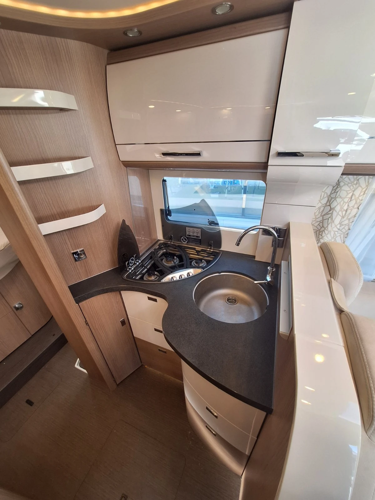 Кемпер Carthago C-Tourer I Fiat 144 QB, снимка 9 - Каравани и кемпери - 53871066