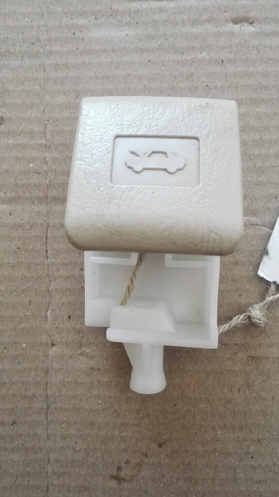 дръжка вътрешна отваряне преден капак Лексус ИС220