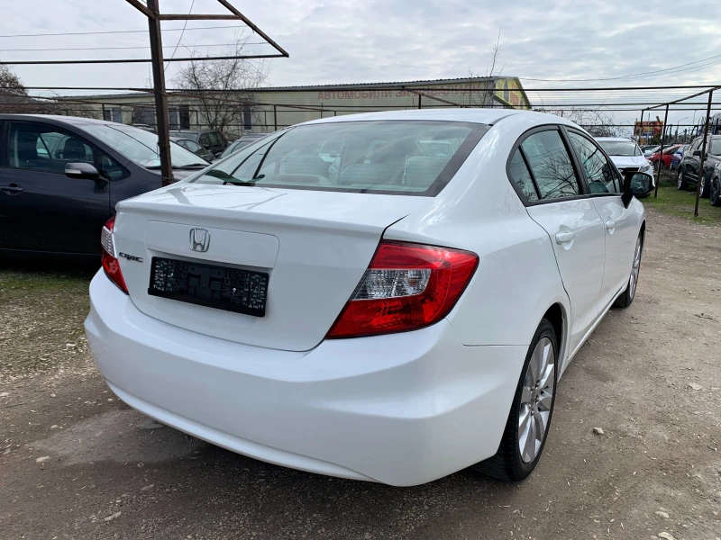 Honda Civic 1.8i АВТОМАТИК , снимка 4 - Автомобили и джипове - 49590037