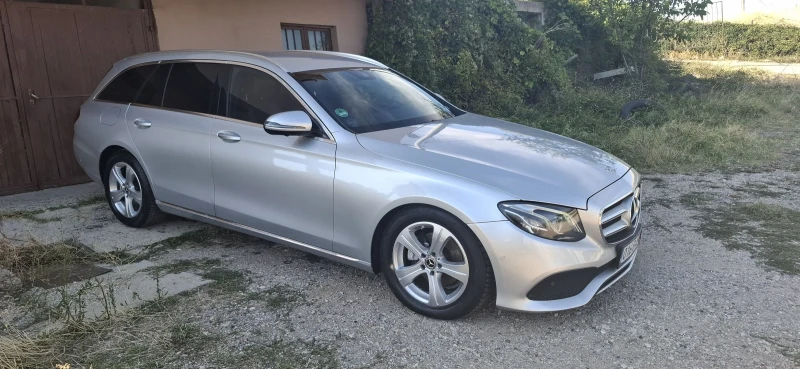 Mercedes-Benz E 220   Avangarde, 9G tronik, FULL, снимка 2 - Автомобили и джипове - 52377159