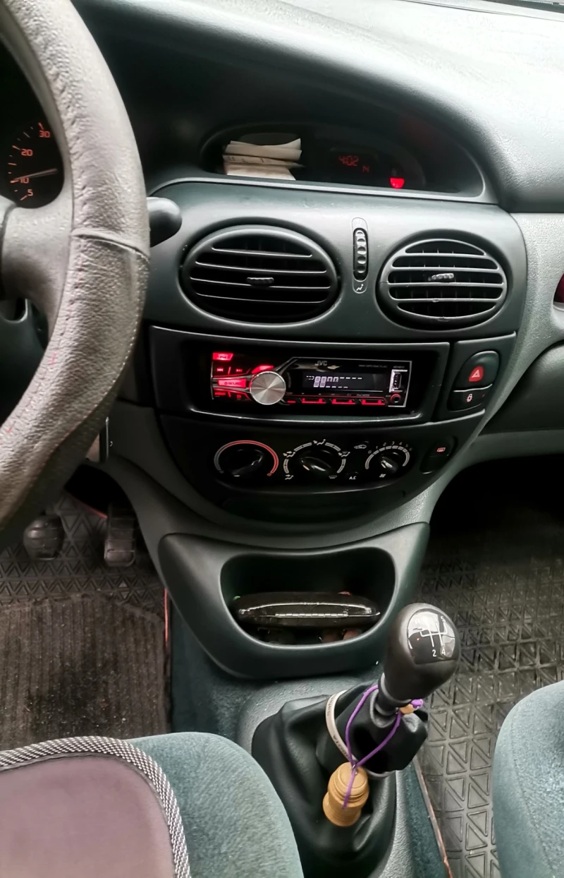 Renault Scenic, снимка 7 - Автомобили и джипове - 51955544