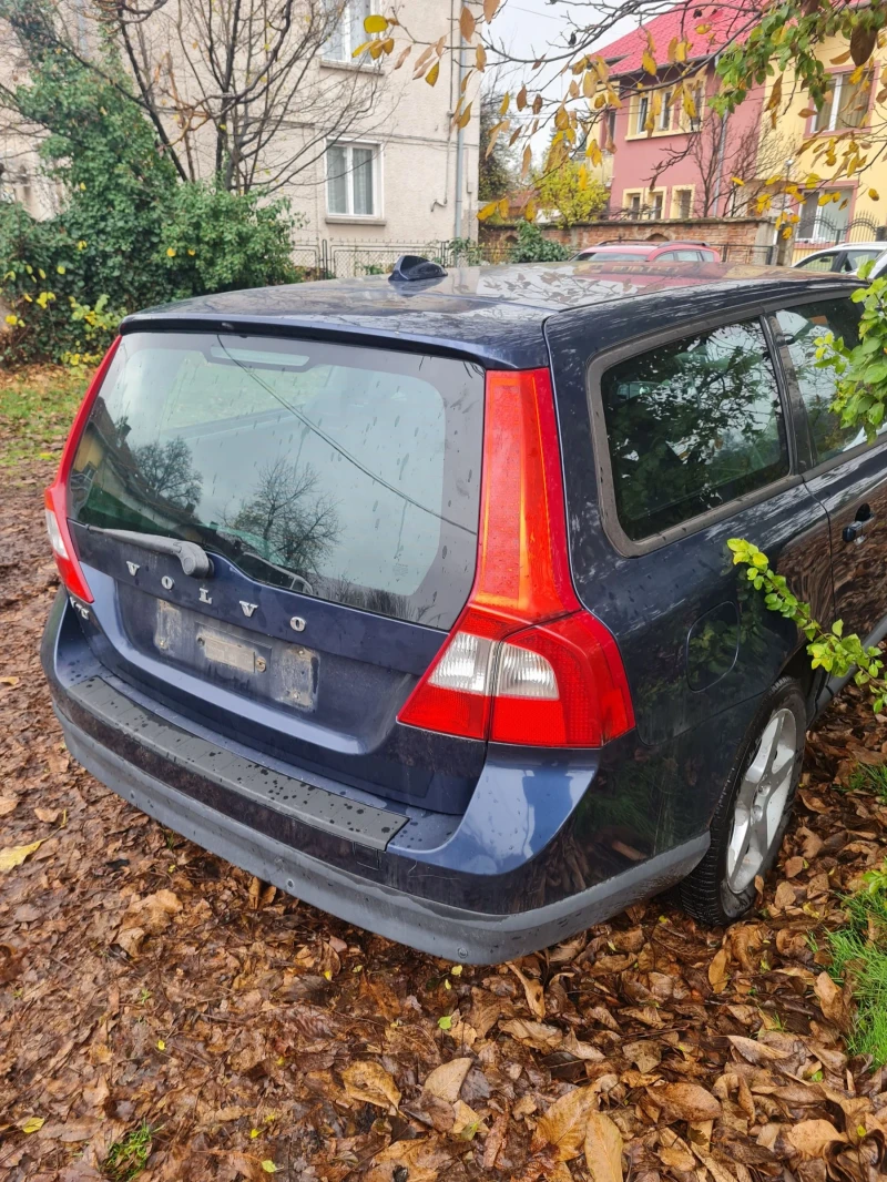Volvo V70 D5 185kc, снимка 4 - Автомобили и джипове - 52801618