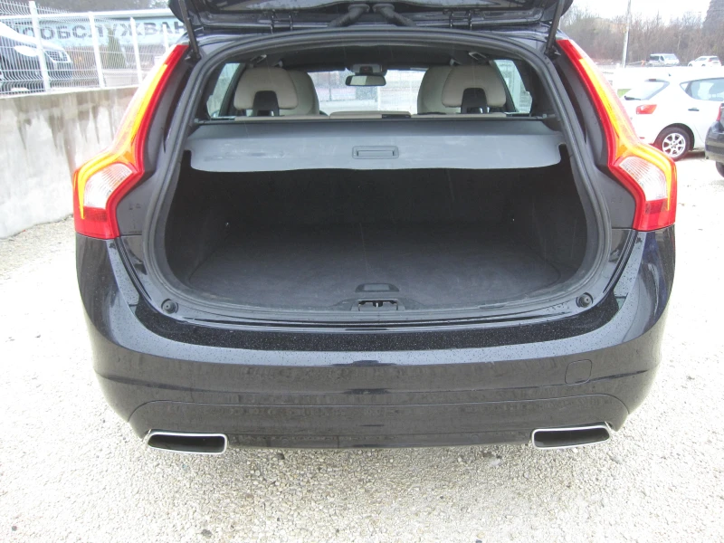 Volvo V60 Автомат, 2, 0-TDI, Navi, Кожа, снимка 5 - Автомобили и джипове - 52891589