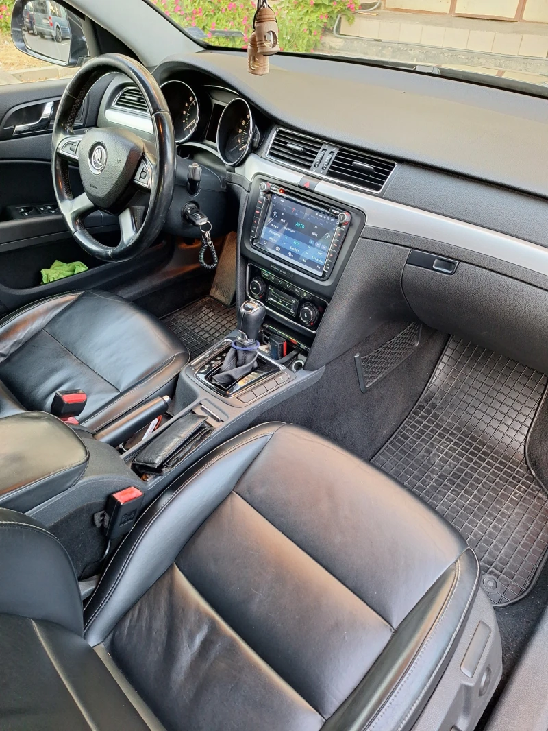 Skoda Superb 2.0 TDI  DSG facelift, снимка 8 - Автомобили и джипове - 53137928
