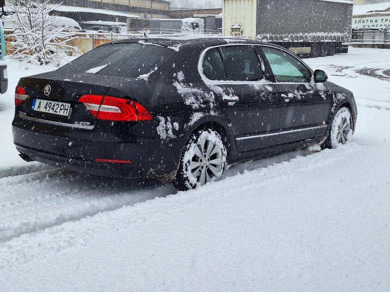Skoda Superb 2.0 TDI  DSG facelift, снимка 3 - Автомобили и джипове - 53137928