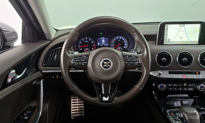 Kia Stinger, снимка 13 - Автомобили и джипове - 53380763