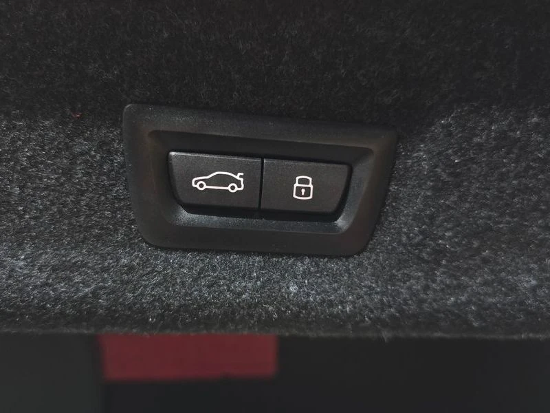 BMW 320 320i M Sport| 184к.с., снимка 17 - Автомобили и джипове - 56327153