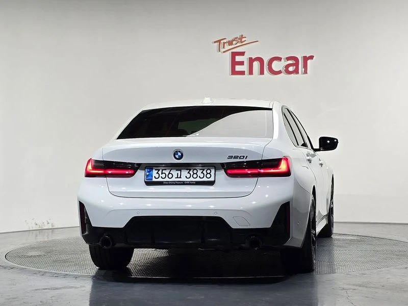 BMW 320 320i M Sport| 184к.с., снимка 3 - Автомобили и джипове - 56327153