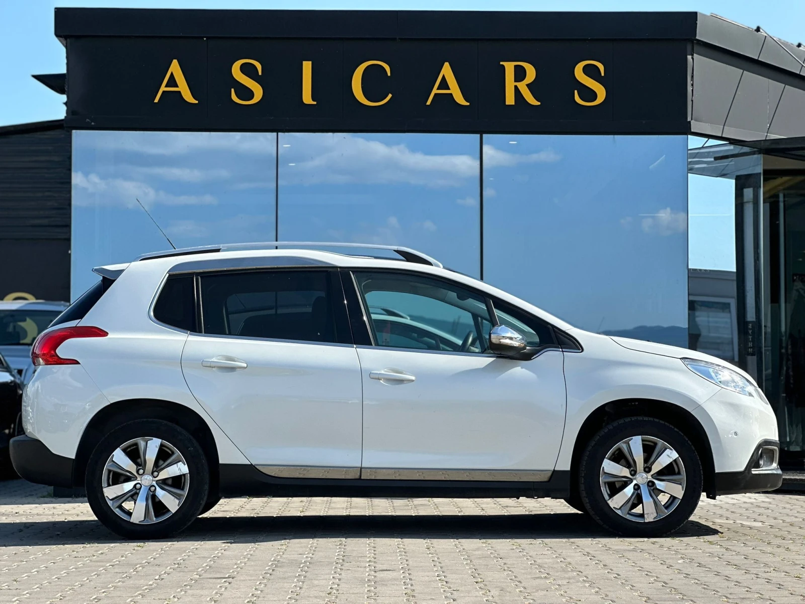 Peugeot 2008 / ALLURE / 1.2I / EURO 5 / TOP /  - изображение 6