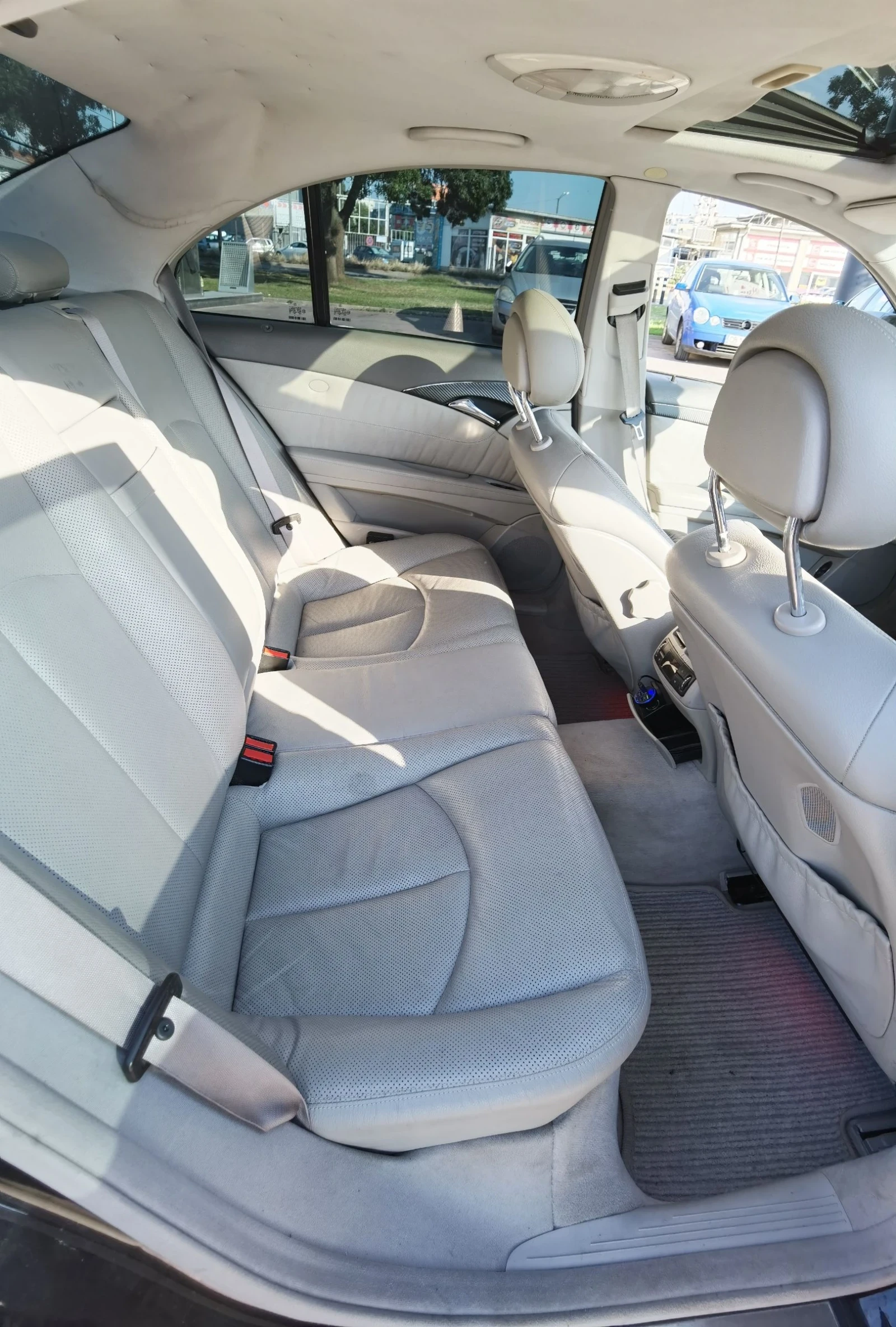 Mercedes-Benz E 320  - изображение 7