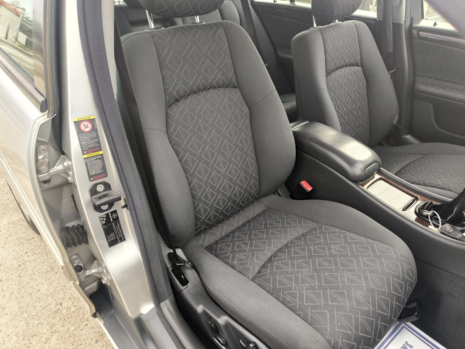 Mercedes-Benz C 200 2.0TD - изображение 8