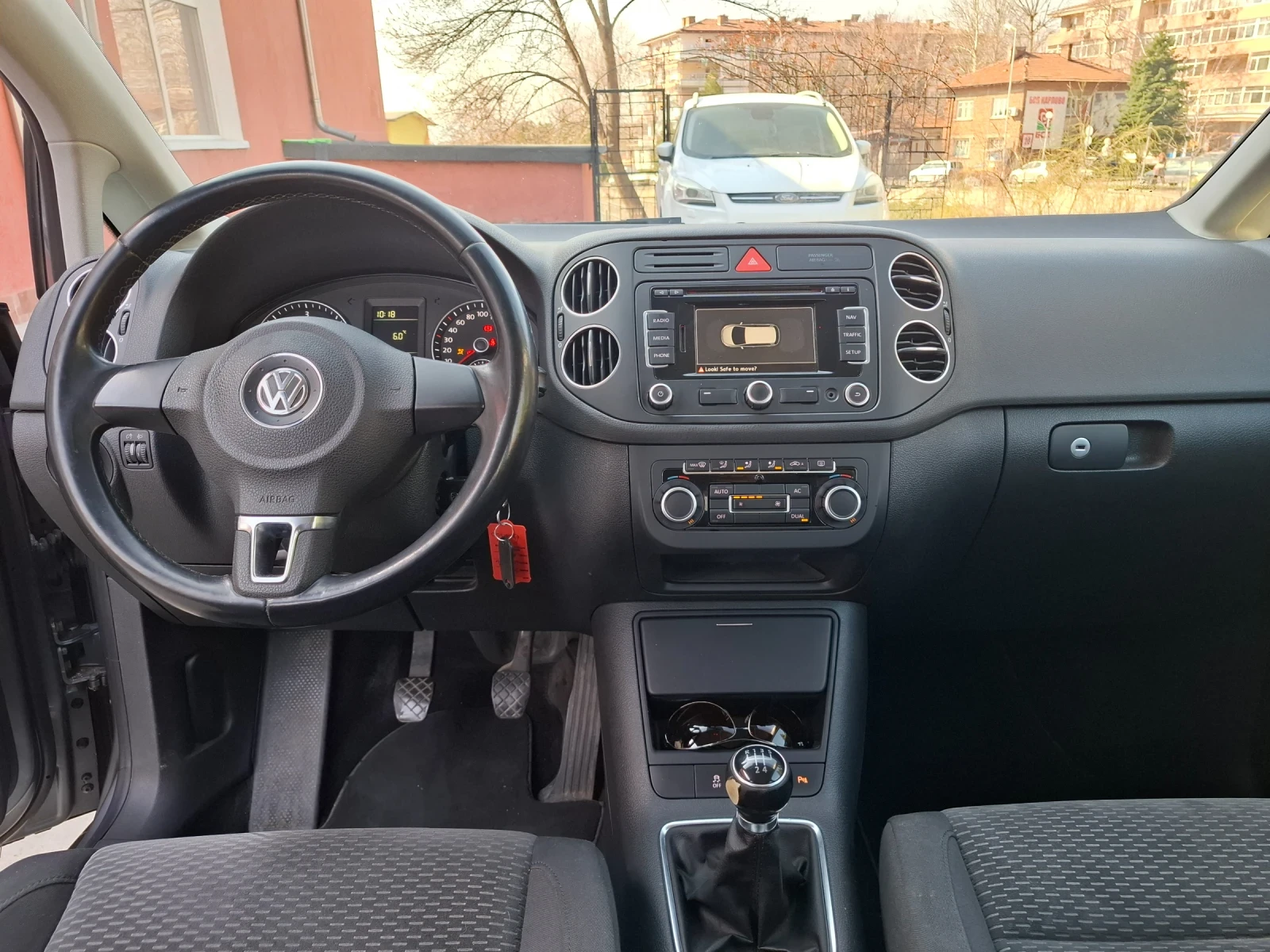 VW Golf Plus 1.6 Diesel / 105кс / Нов внос / Мултимедия , снимка 9 - Автомобили и джипове - 53858336