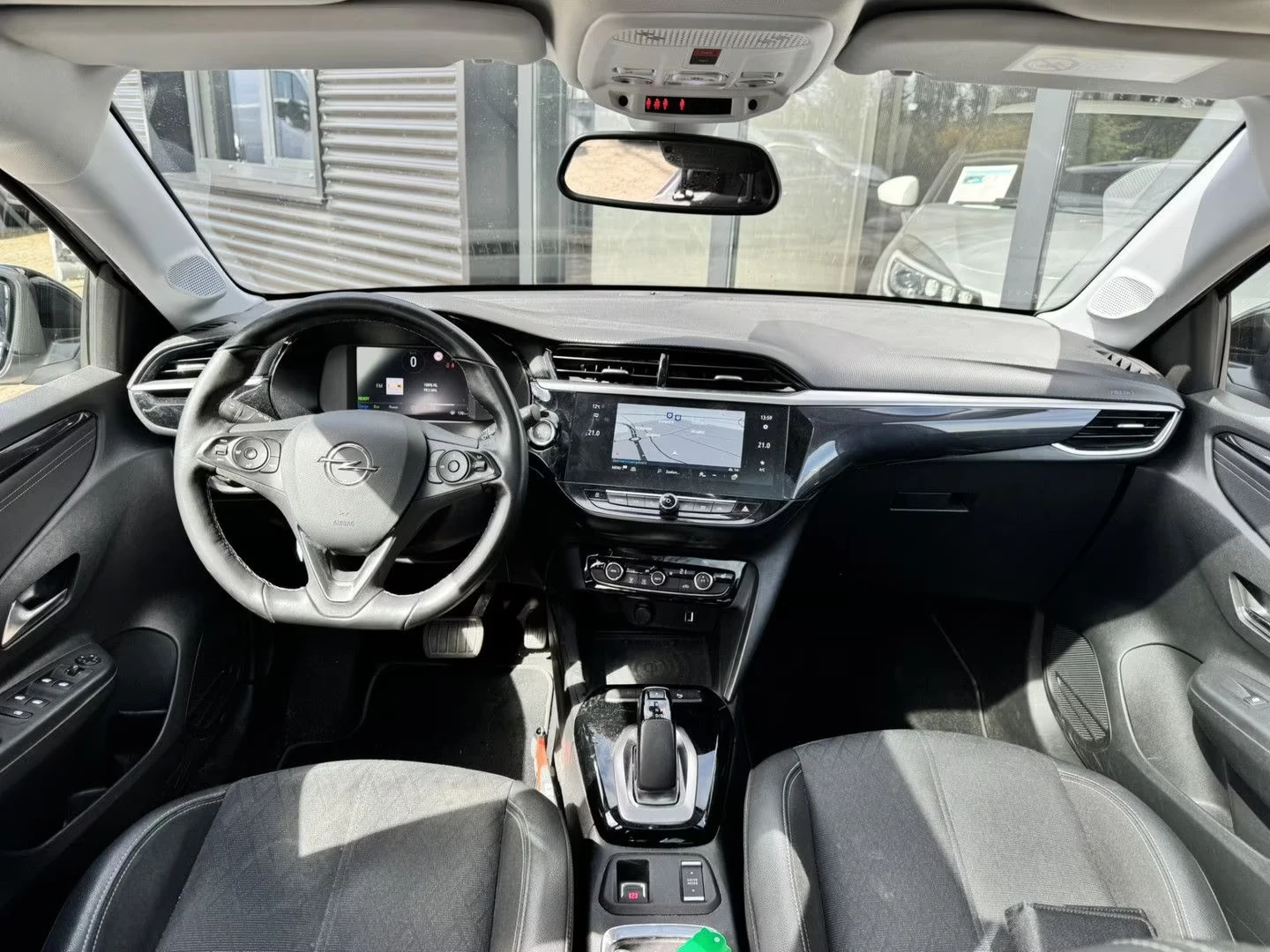 Opel Corsa ELECTRIC/ELEGANCE/50KWH/PANO/CAM/136HP, снимка 5 - Автомобили и джипове - 54148826