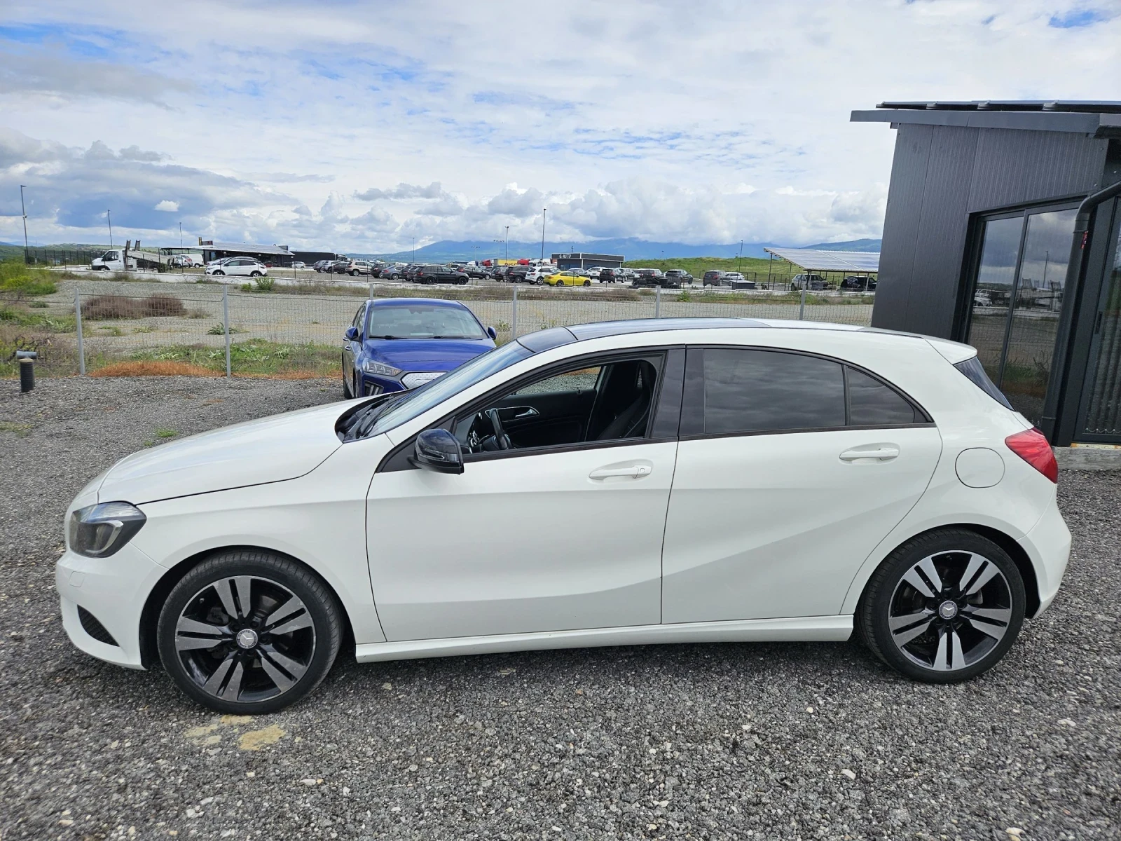 Mercedes-Benz A 200 CDI 4MATIC* DISTRONIK* PANORAMA* AUTOMATIC, снимка 2 - Автомобили и джипове - 54484123