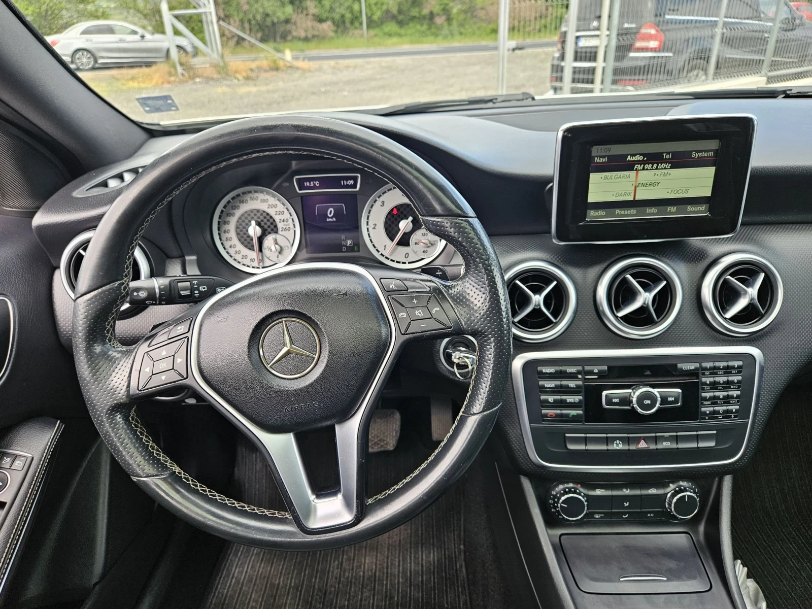 Mercedes-Benz A 200 CDI 4MATIC* DISTRONIK* PANORAMA* AUTOMATIC, снимка 12 - Автомобили и джипове - 54484123