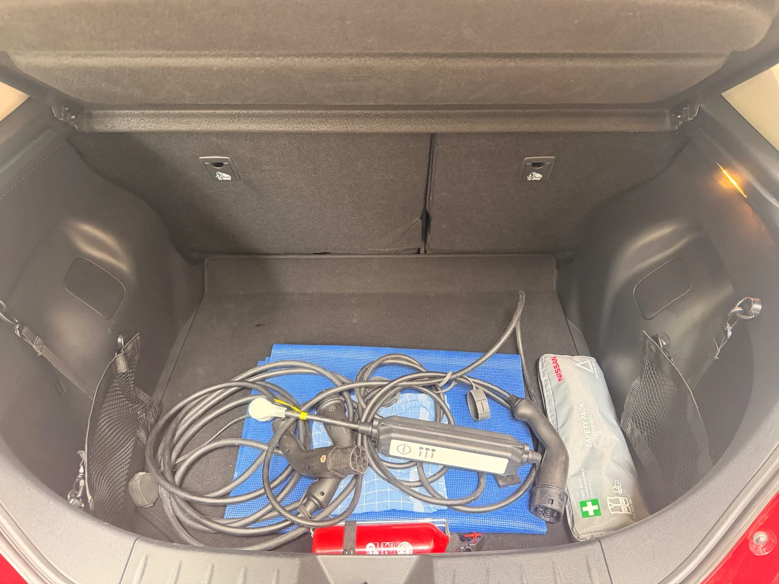 Nissan Leaf , снимка 12 - Автомобили и джипове - 54554252