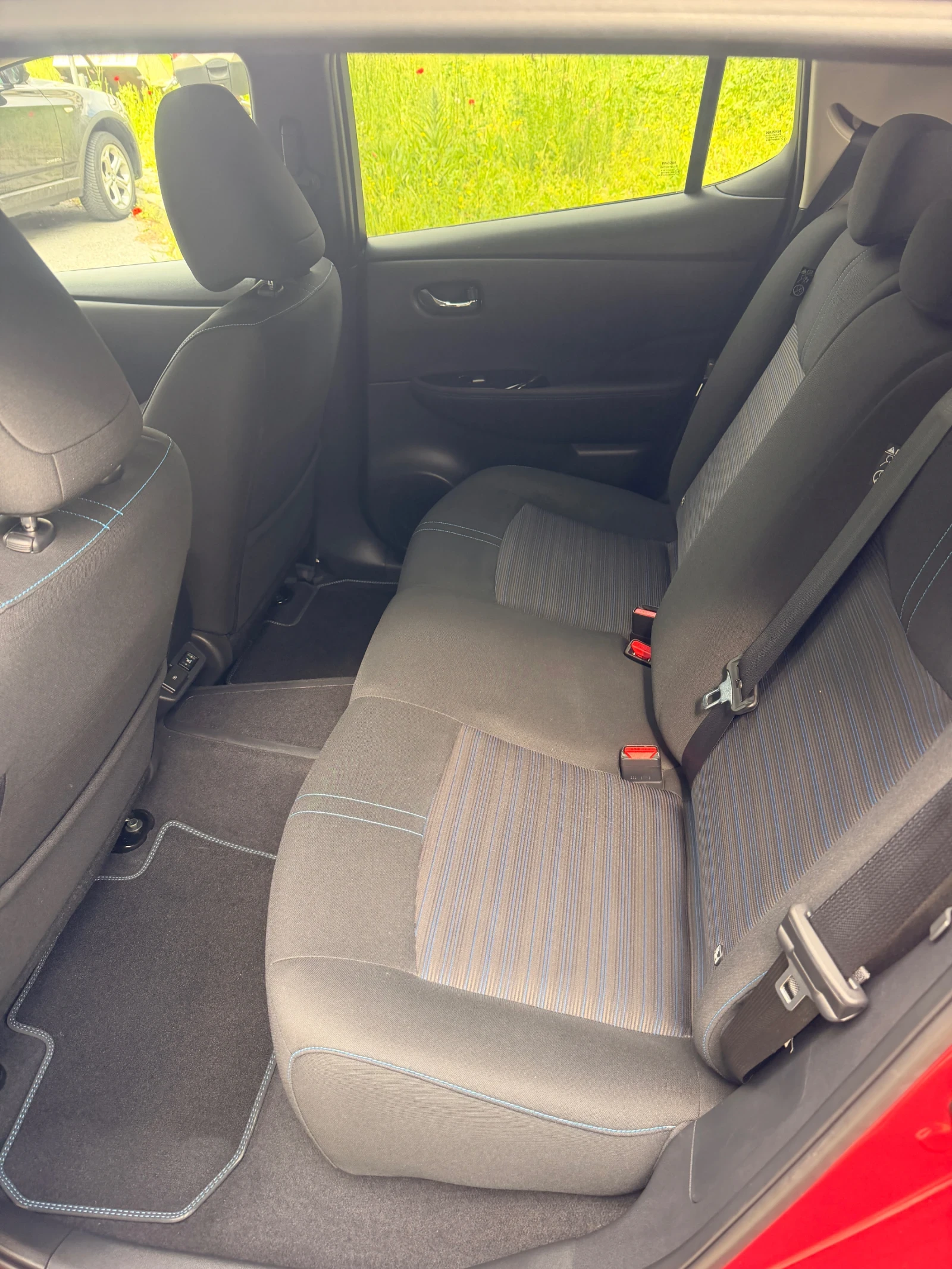 Nissan Leaf , снимка 9 - Автомобили и джипове - 54554252