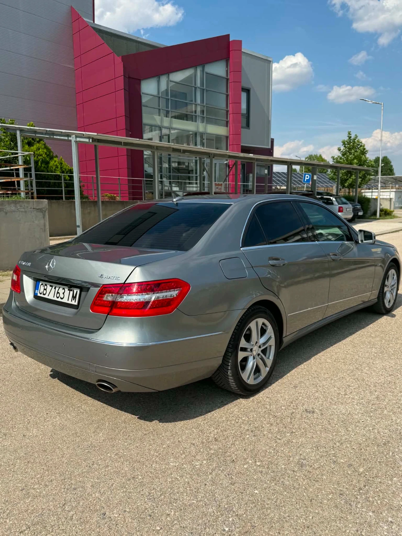 Mercedes-Benz E 350 BLUEEFFICIENCY  4MATIC , снимка 4 - Автомобили и джипове - 55314625
